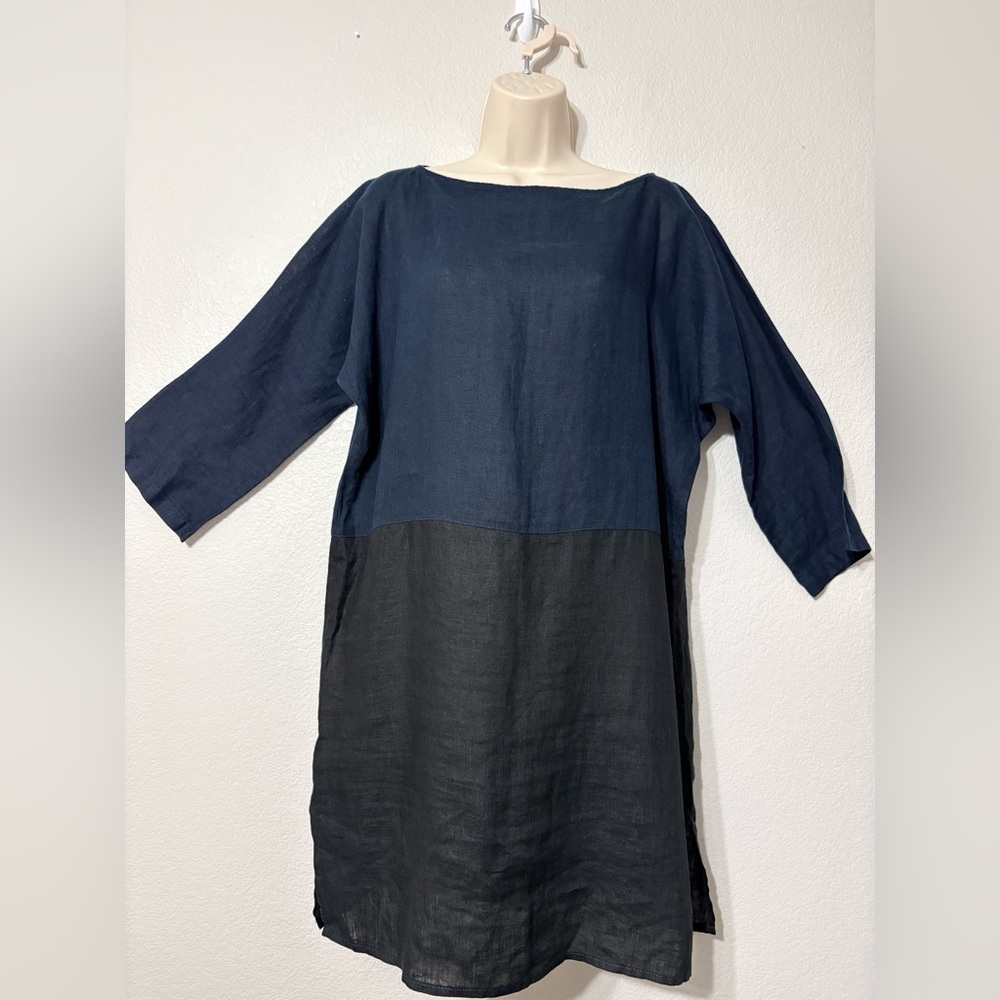 Women's Two-Tone Navy and Black Linen Shift Dress